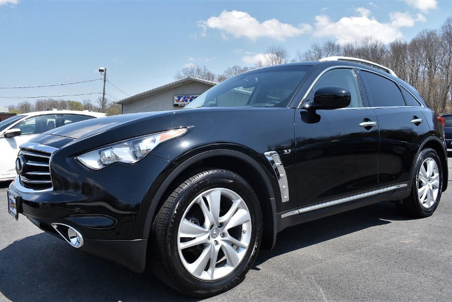 2015 INFINITI QX70 AWD 4dr, available for sale in Berlin, Connecticut | Tru Auto Mall. Berlin, Connecticut