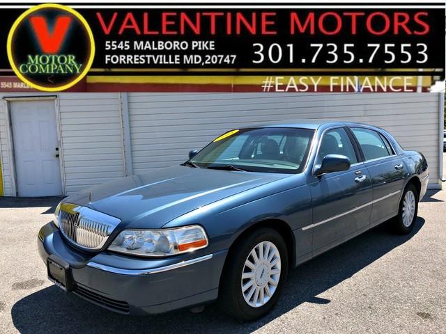 2005 Lincoln Town Car Signature, available for sale in Forestville, Maryland | Valentine Motor Company. Forestville, Maryland