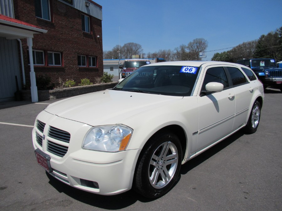 2006 Dodge Magnum 4dr Wgn R/T RWD, available for sale in South Windsor, Connecticut | Mike And Tony Auto Sales, Inc. South Windsor, Connecticut
