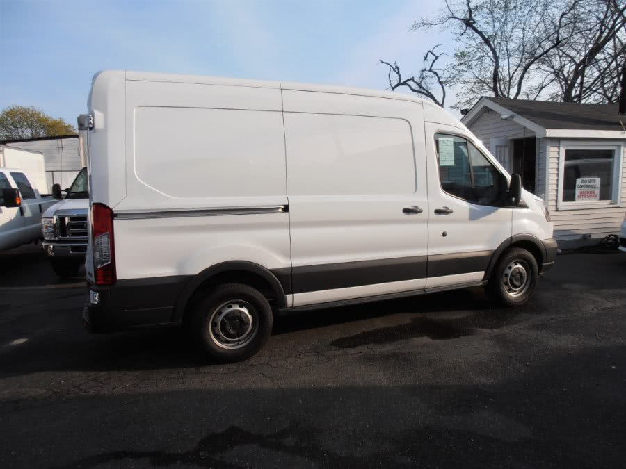 2017 Ford Transit Van T-150 130" MEDIUM ROOF, available for sale in COPIAGUE, New York | Warwick Auto Sales Inc. COPIAGUE, New York