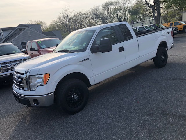 2010 Ford F-150 4WD SuperCab 163" XLT w/HD Payload Pkg, available for sale in Huntington Station, New York | Huntington Auto Mall. Huntington Station, New York