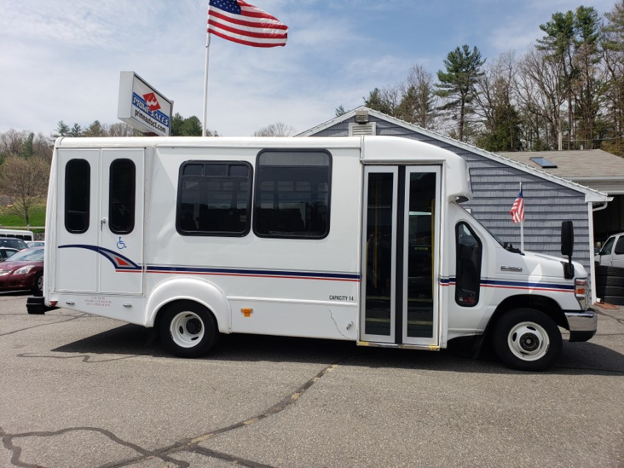 2013 Ford Econoline Commercial Cutaway E-350 Super Duty 158" DRW, available for sale in Thomaston, CT