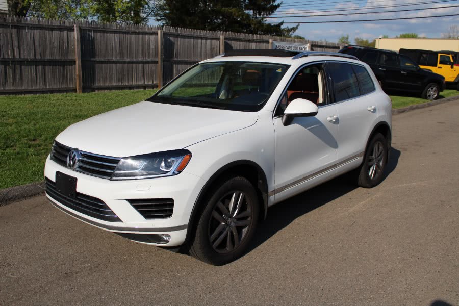 2015 Volkswagen Touareg 4dr V6 Lux, available for sale in East Windsor, Connecticut | Century Auto And Truck. East Windsor, Connecticut