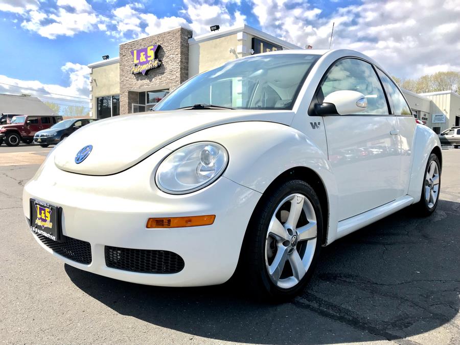 2008 Volkswagen New Beetle Coupe 2dr Auto Triple White PZEV, available for sale in Plantsville, Connecticut | L&S Automotive LLC. Plantsville, Connecticut