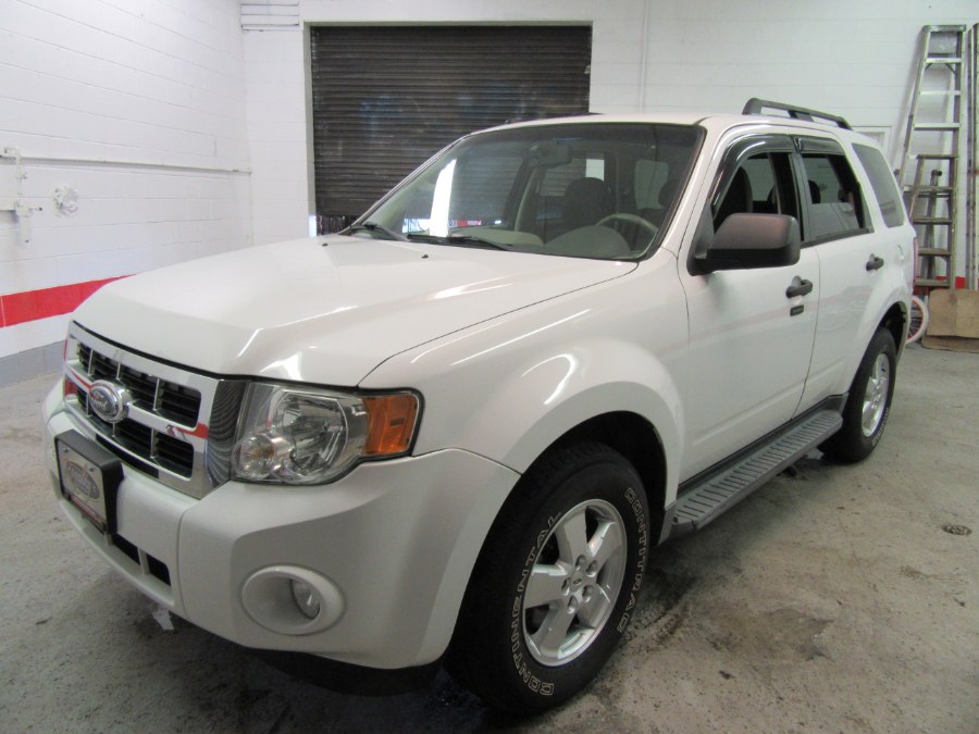 2009 Ford Escape 4WD 4dr V6 Auto XLT, available for sale in Little Ferry, New Jersey | Victoria Preowned Autos Inc. Little Ferry, New Jersey