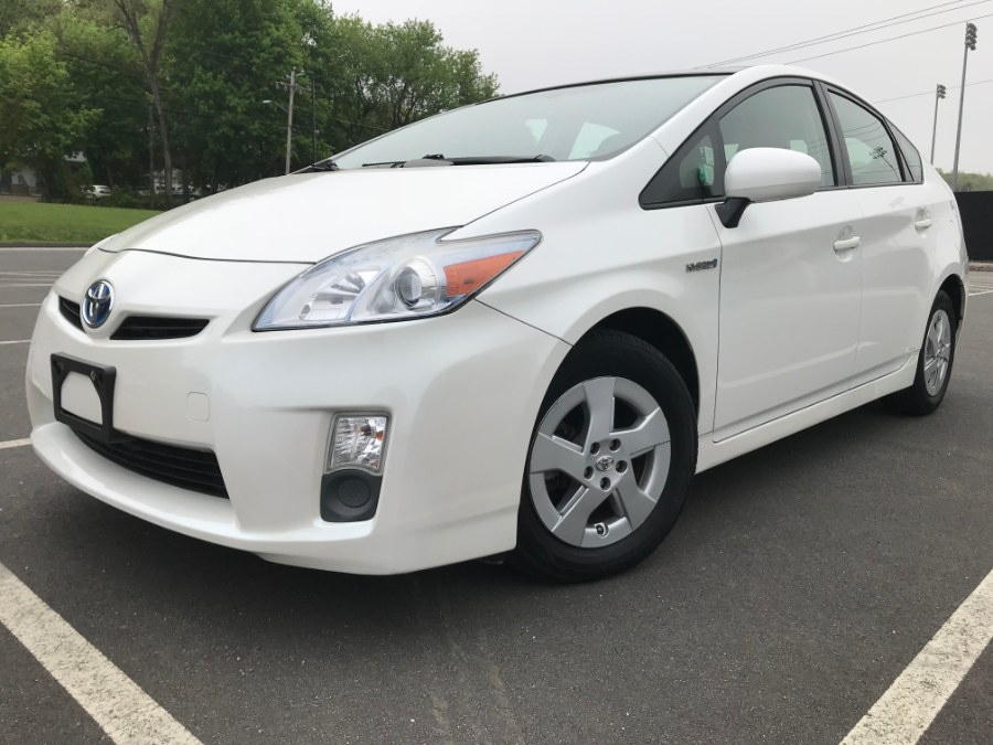 2010 Toyota Prius 5dr HB V, available for sale in Waterbury, Connecticut | Platinum Auto Care. Waterbury, Connecticut
