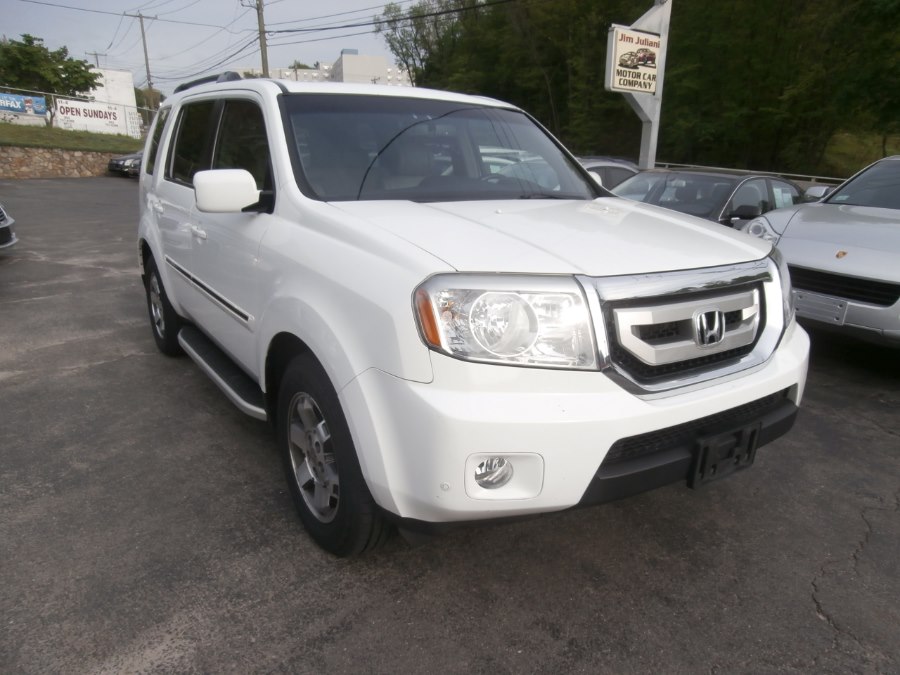 2009 Honda Pilot 4WD 4dr Touring w/Navi, available for sale in Waterbury, Connecticut | Jim Juliani Motors. Waterbury, Connecticut