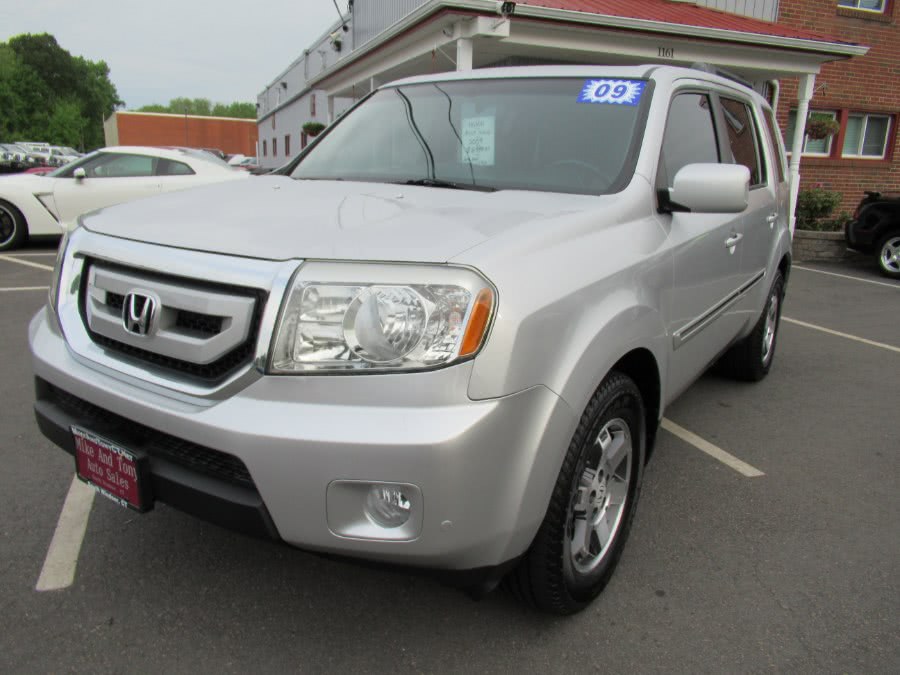 2009 Honda Pilot 4WD 4dr Touring w/Navi, available for sale in South Windsor, Connecticut | Mike And Tony Auto Sales, Inc. South Windsor, Connecticut