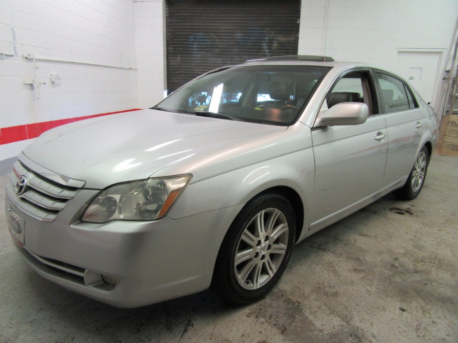 2006 Toyota Avalon 4dr Sdn Limited (Natl), available for sale in Little Ferry, New Jersey | Victoria Preowned Autos Inc. Little Ferry, New Jersey