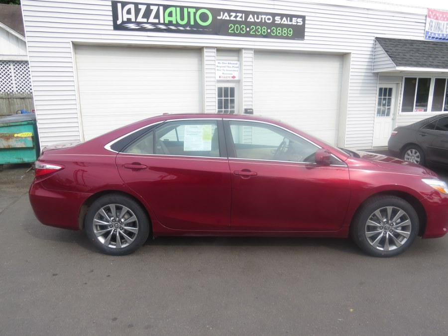 2015 Toyota Camry 4dr Sdn I4 Auto XLE (Natl), available for sale in Meriden, Connecticut | Jazzi Auto Sales LLC. Meriden, Connecticut