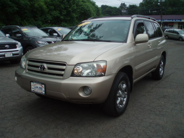 2005 Toyota Highlander 4dr V6 4WD w/3rd Row (Natl), available for sale in Manchester, Connecticut | Vernon Auto Sale & Service. Manchester, Connecticut