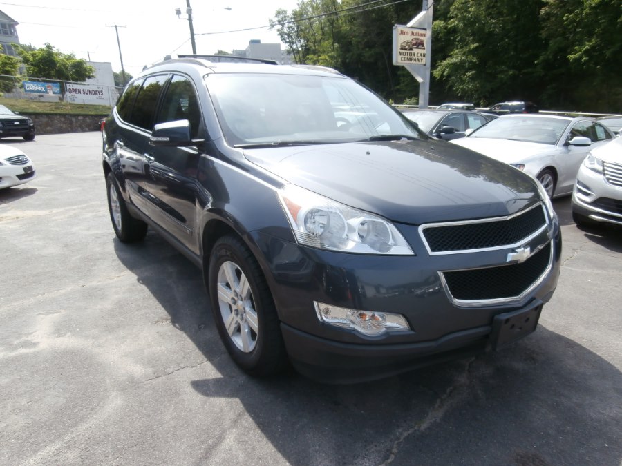 2010 Chevrolet Traverse AWD 4dr LT w/2LT, available for sale in Waterbury, Connecticut | Jim Juliani Motors. Waterbury, Connecticut