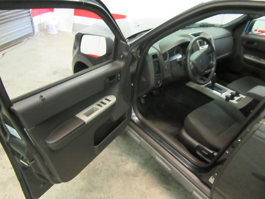 2009 Ford Escape 4WD 4dr V6 Auto XLT, available for sale in Little Ferry, New Jersey | Victoria Preowned Autos Inc. Little Ferry, New Jersey 2009 Ford Escape 4WD 4dr V6 Auto XLT, available for sale in Little Ferry, New Jersey | Victoria Preowned Autos Inc. Little Ferry, New Jersey