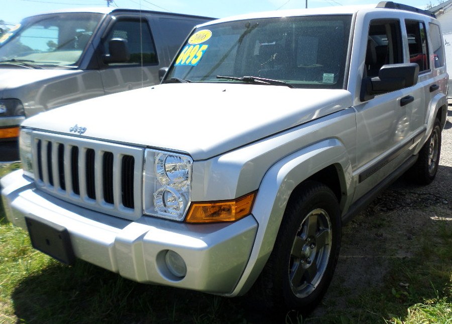 2006 Jeep Commander 4dr 4WD, available for sale in Patchogue, New York | Romaxx Truxx. Patchogue, New York