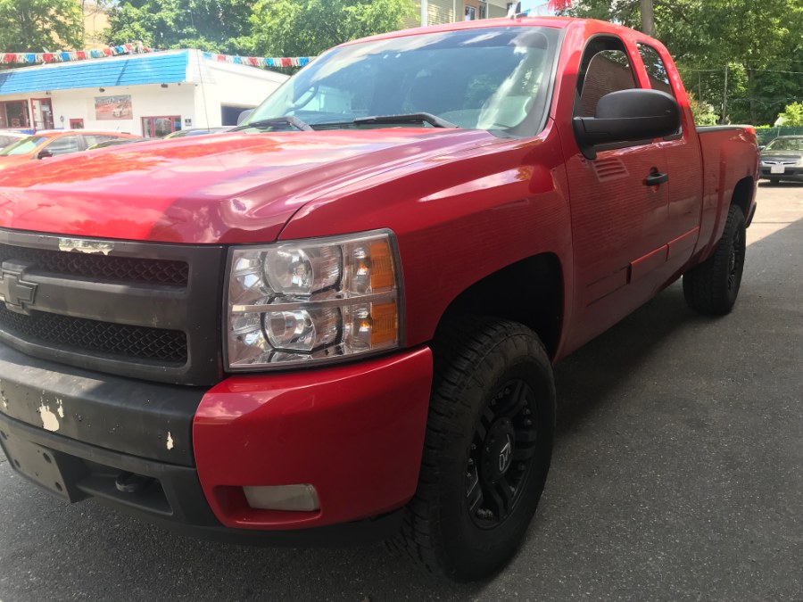 2008 Chevrolet Silverado 1500 4WD Ext Cab 143.5" LT w/2LT, available for sale in Worcester, Massachusetts | Sophia's Auto Sales Inc. Worcester, Massachusetts