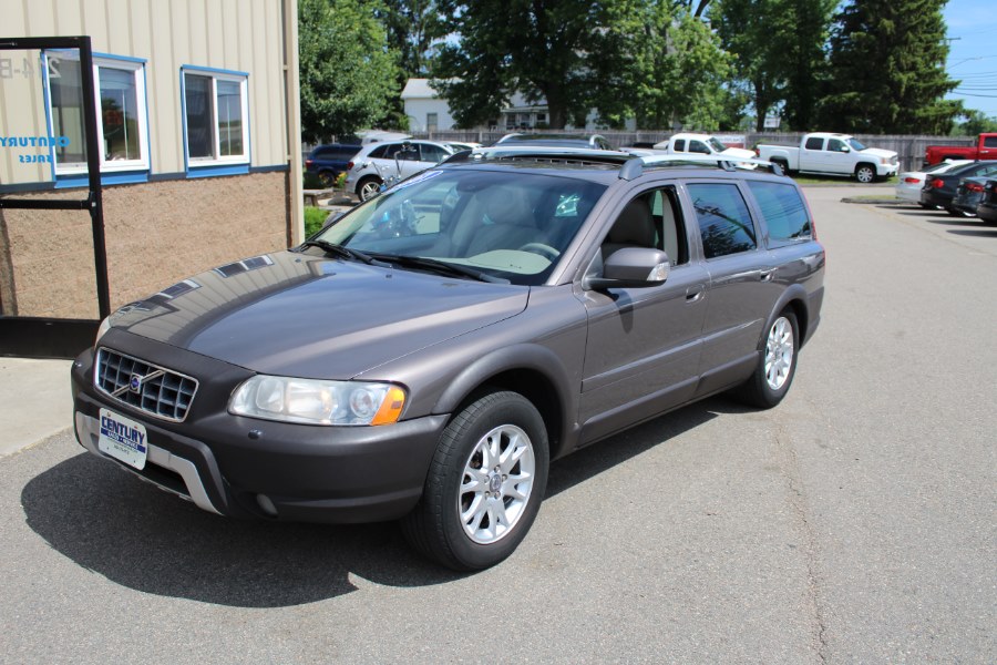 2007 Volvo XC70 4dr Wgn w/Snrf, available for sale in East Windsor, Connecticut | Century Auto And Truck. East Windsor, Connecticut