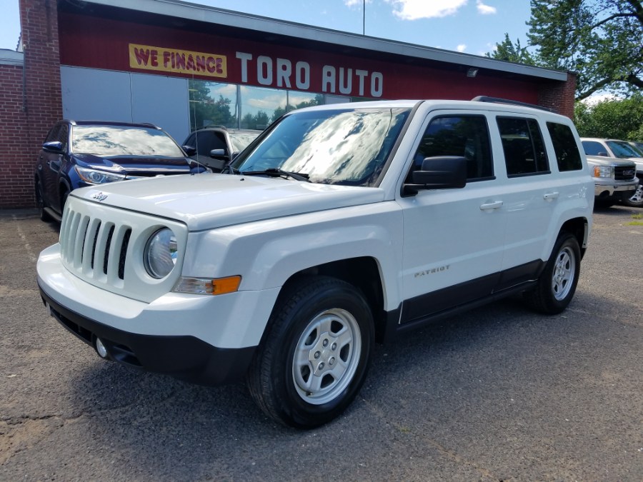 2015 Jeep Patriot 4dr Sport, available for sale in East Windsor, Connecticut | Toro Auto. East Windsor, Connecticut
