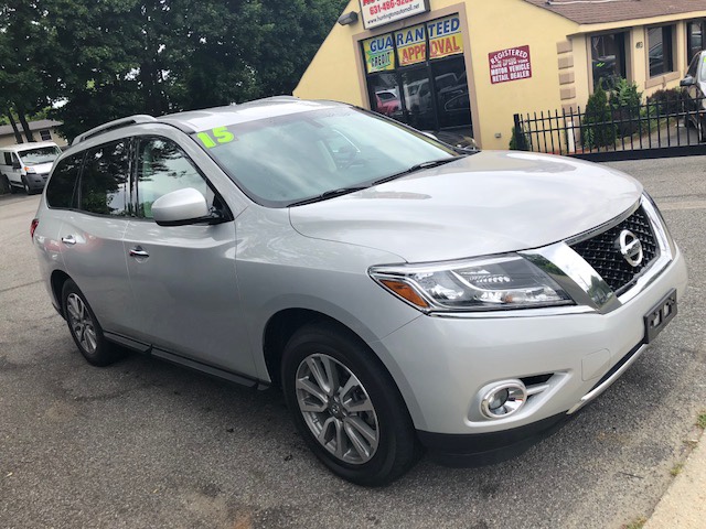 2015 Nissan Pathfinder 4WD 4dr SV, available for sale in Huntington Station, New York | Huntington Auto Mall. Huntington Station, New York