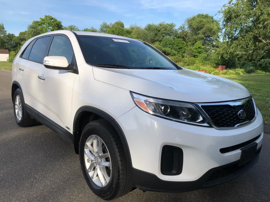 2015 Kia Sorento AWD 4dr I4 LX, available for sale in Agawam, Massachusetts | Malkoon Motors. Agawam, Massachusetts