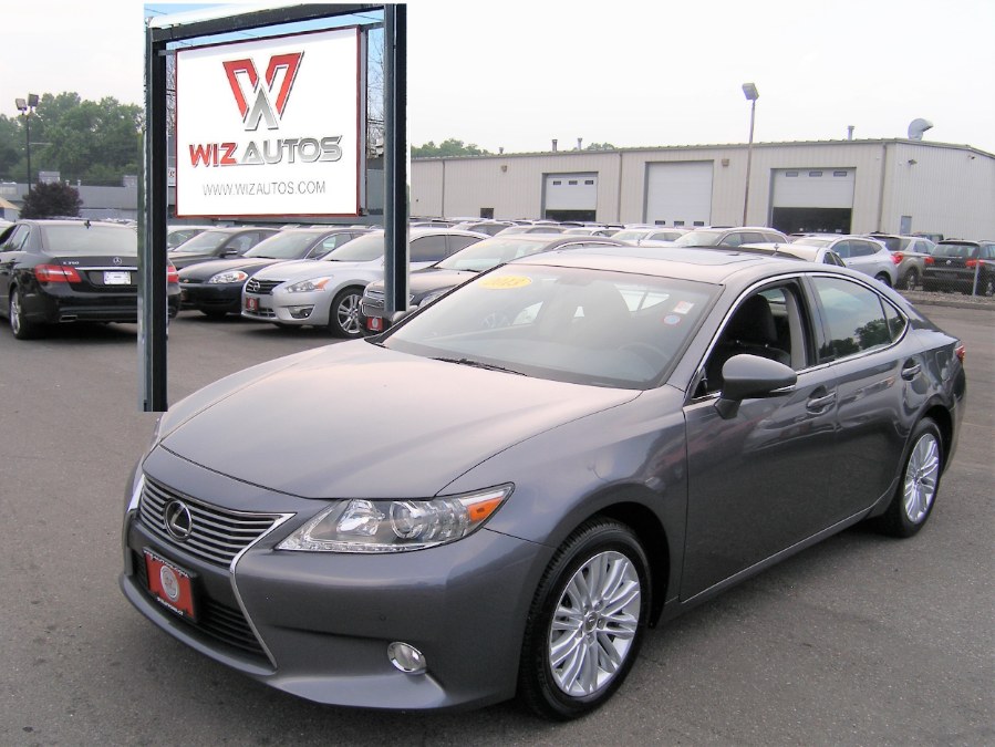 2013 Lexus ES 350 4dr Sdn, available for sale in Stratford, Connecticut | Wiz Leasing Inc. Stratford, Connecticut