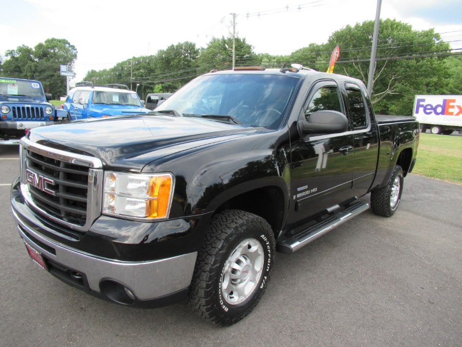 2009 GMC Sierra 2500HD 4WD Ext Cab 143.5" SLT, available for sale in South Windsor, Connecticut | Mike And Tony Auto Sales, Inc. South Windsor, Connecticut