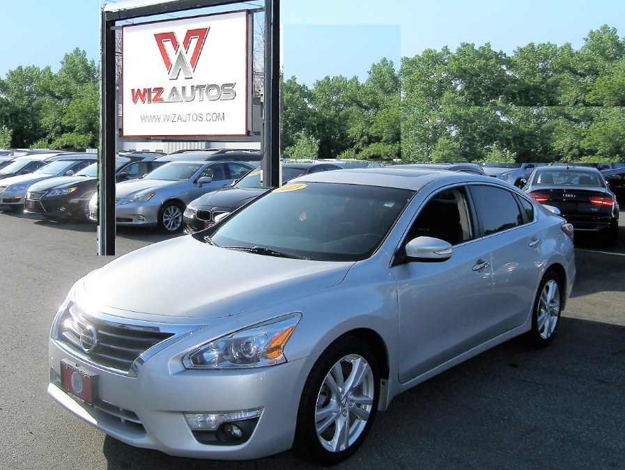 2013 Nissan Altima 4dr Sdn V6 3.5 SV, available for sale in Stratford, Connecticut | Wiz Leasing Inc. Stratford, Connecticut