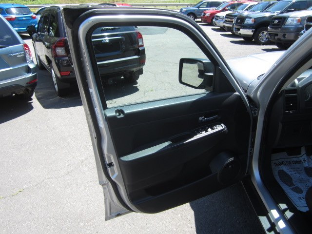 2012 Jeep Liberty Sport 4x4, available for sale in Meriden, Connecticut | Cos Central Auto. Meriden, Connecticut 2012 Jeep Liberty Sport 4x4, available for sale in Meriden, Connecticut | Cos Central Auto. Meriden, Connecticut