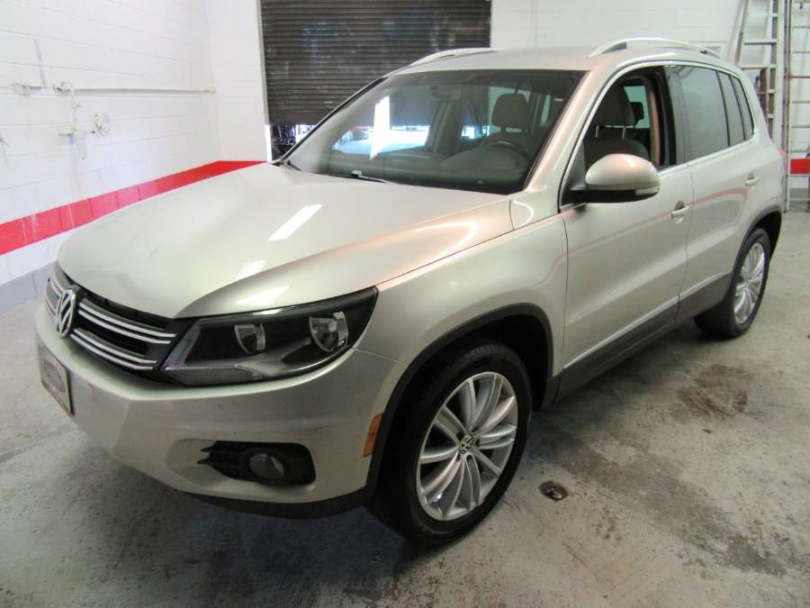 2013 Volkswagen Tiguan 2WD 4dr Auto SE, available for sale in Little Ferry, New Jersey | Royalty Auto Sales. Little Ferry, New Jersey