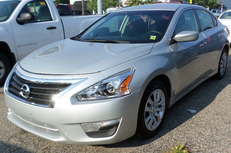 2015 Nissan Altima 4dr Sdn I4 2.5 SV, available for sale in Patchogue, New York | Romaxx Truxx. Patchogue, New York