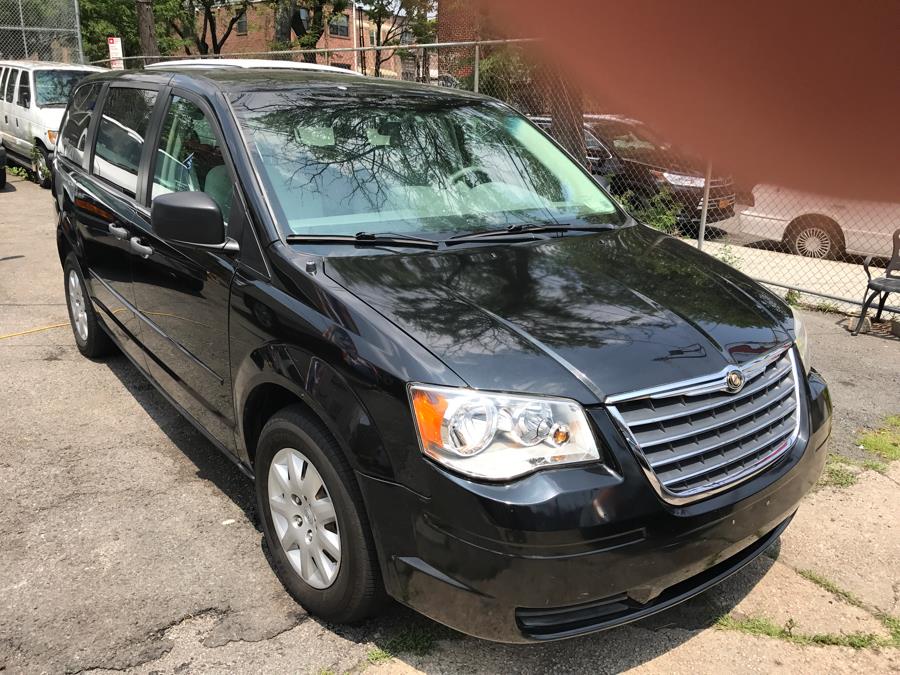 2008 Chrysler Town & Country 4dr Wgn LX, available for sale in Corona, New York | Raymonds Cars Inc. Corona, New York