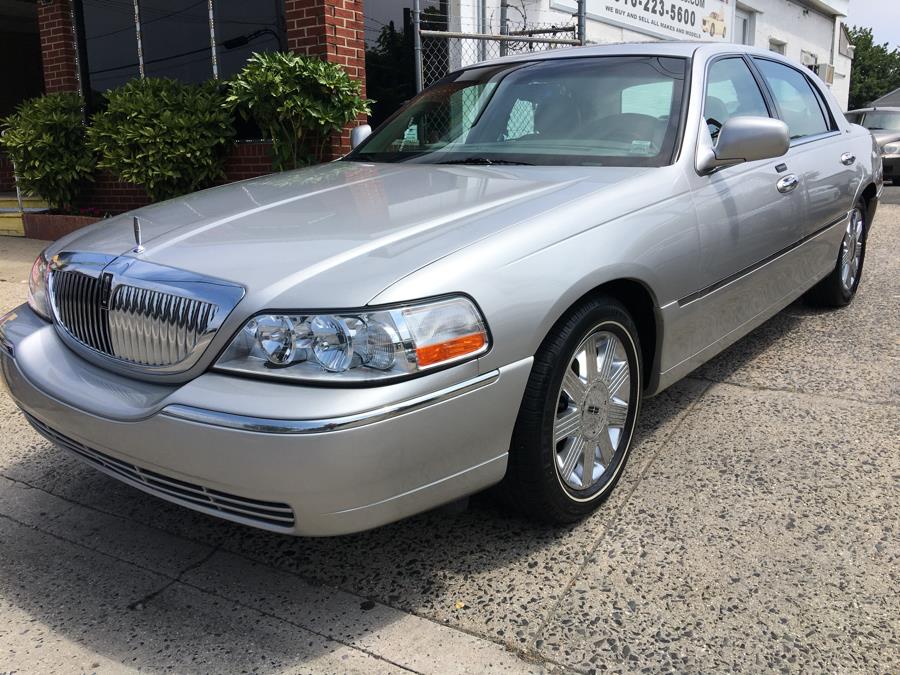 2004 Lincoln Town Car 4dr Sdn Ultimate, available for sale in Baldwin, New York | Carmoney Auto Sales. Baldwin, New York