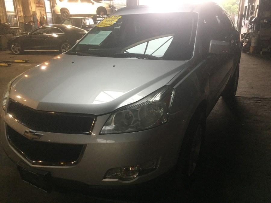 2009 Chevrolet Traverse AWD 4dr LT w/2LT, available for sale in Middle Village, New York | Middle Village Motors . Middle Village, New York