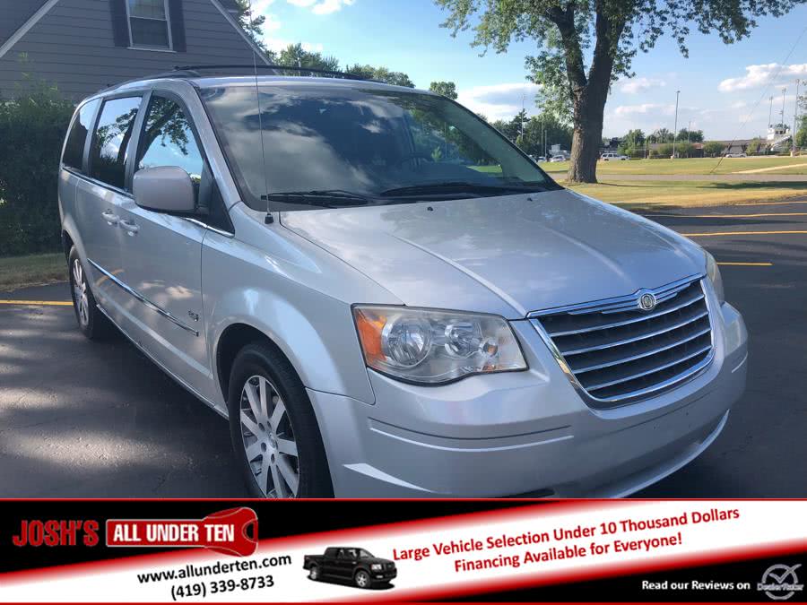 2009 Chrysler Town & Country 4dr Wgn Touring, available for sale in Elida, Ohio | Josh's All Under Ten LLC. Elida, Ohio