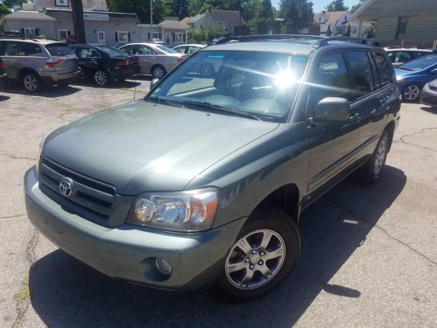 2004 Toyota Highlander 4dr V6 4WD w/3rd Row, available for sale in Springfield, Massachusetts | Absolute Motors Inc. Springfield, Massachusetts