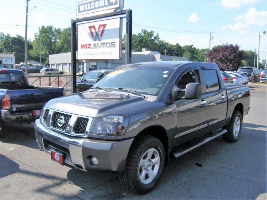 2006 Nissan Titan LE Crew Cab 4WD, available for sale in Stratford, Connecticut | Wiz Leasing Inc. Stratford, Connecticut