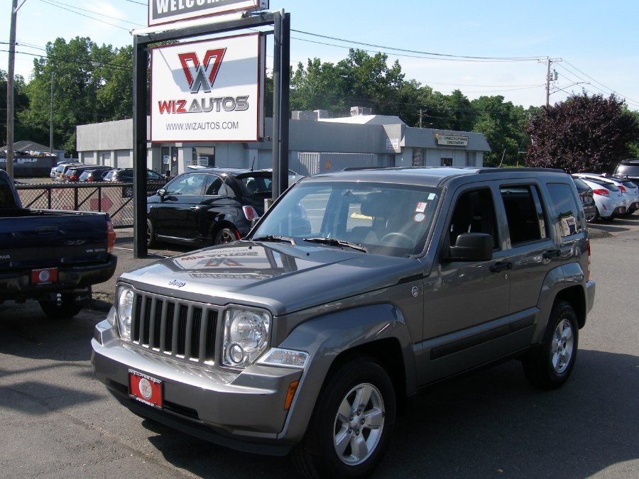 2012 Jeep Liberty 4WD 4dr Sport Latitude, available for sale in Stratford, Connecticut | Wiz Leasing Inc. Stratford, Connecticut
