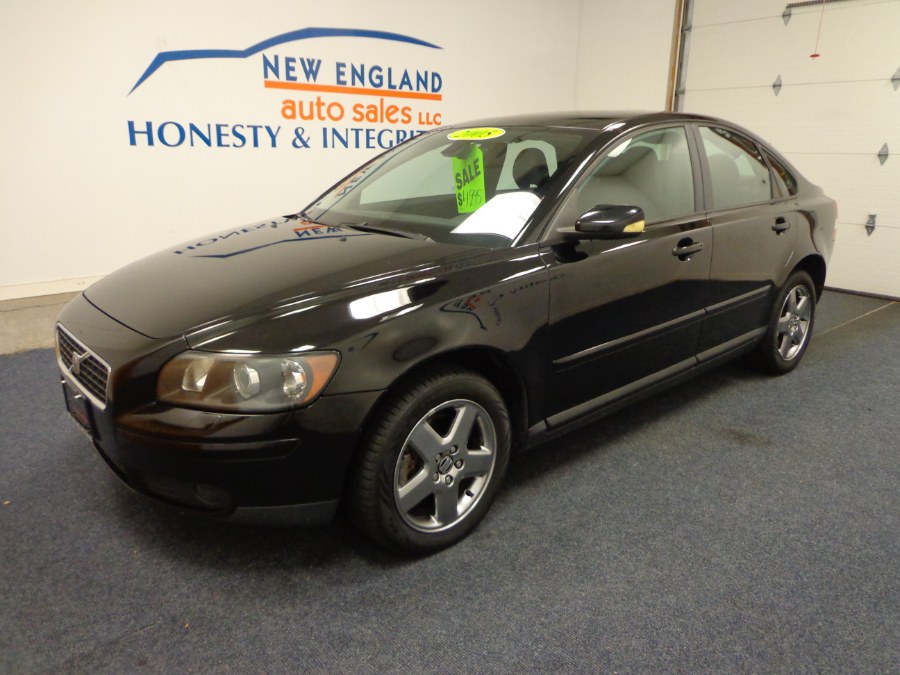 2005 Volvo S40 2.5L Turbo AWD Auto w/Sunroof, available for sale in Plainville, Connecticut | New England Auto Sales LLC. Plainville, Connecticut