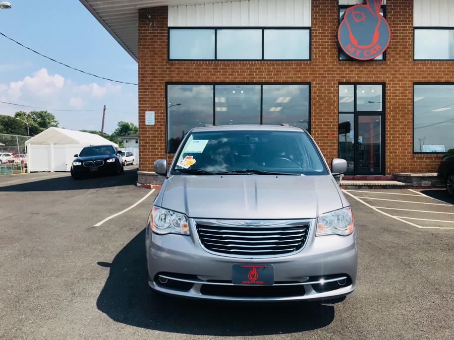 2015 Chrysler Town & Country 4dr Wgn Touring, available for sale in Newcastle, Delaware | My Car. Newcastle, Delaware
