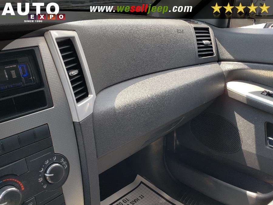 2010 Jeep Grand Cherokee 4WD 4dr Laredo, available for sale in Huntington, New York | Auto Expo. Huntington, New York 2010 Jeep Grand Cherokee 4WD 4dr Laredo, available for sale in Huntington, New York | Auto Expo. Huntington, New York