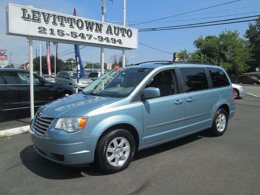 2010 Chrysler Town & Country 4dr Wgn Touring, available for sale in Levittown, Pennsylvania | Levittown Auto. Levittown, Pennsylvania