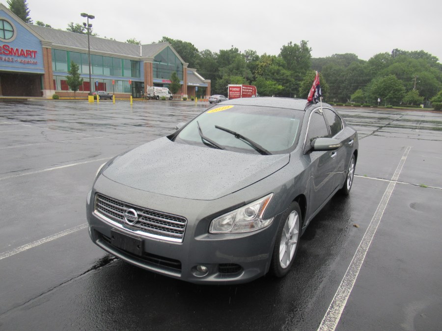 2010 Nissan Maxima 4dr Sdn V6 CVT 3.5 SV / Clean Carfax, available for sale in New Britain, Connecticut | Universal Motors LLC. New Britain, Connecticut