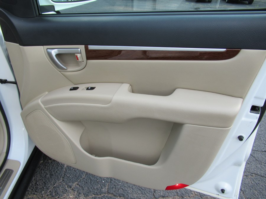 2007 Hyundai Santa Fe FWD 4dr Auto Limited *Ltd Avail*, available for sale in South Windsor, Connecticut | Mike And Tony Auto Sales, Inc. South Windsor, Connecticut 2007 Hyundai Santa Fe FWD 4dr Auto Limited *Ltd Avail*, available for sale in South Windsor, Connecticut | Mike And Tony Auto Sales, Inc. South Windsor, Connecticut