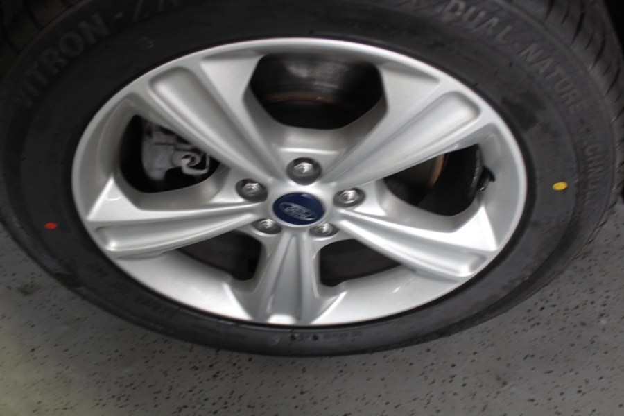 2016 Ford Escape 4WD 4dr SE, available for sale in Deer Park, New York | Car Tec Enterprise Leasing & Sales LLC. Deer Park, New York 2016 Ford Escape 4WD 4dr SE, available for sale in Deer Park, New York | Car Tec Enterprise Leasing & Sales LLC. Deer Park, New York