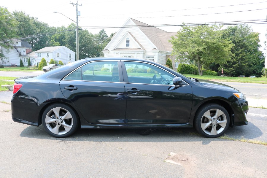 2013 Toyota Camry 4dr Sdn V6 Auto SE (Natl), available for sale in Meriden, Connecticut | Jazzi Auto Sales LLC. Meriden, Connecticut