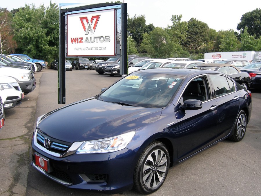 2015 Honda Accord Hybrid 4dr Sdn Touring, available for sale in Stratford, Connecticut | Wiz Leasing Inc. Stratford, Connecticut