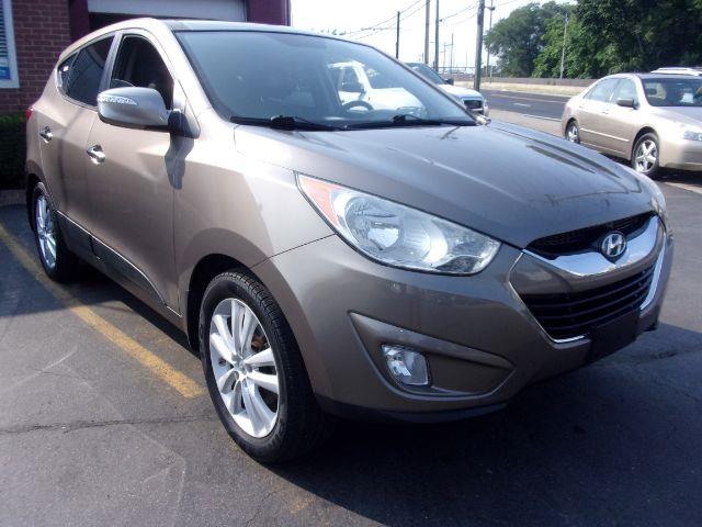 2010 Hyundai Tucson Limited 4WD, available for sale in New Haven, Connecticut | Boulevard Motors LLC. New Haven, Connecticut