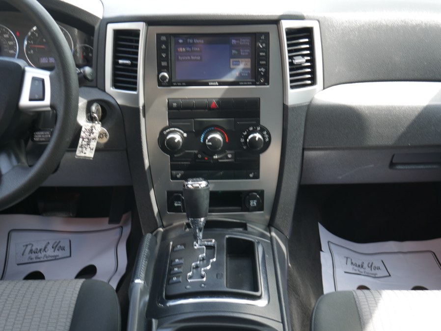 2009 Jeep Grand Cherokee 4WD 4dr Laredo, available for sale in Huntington Station, New York | My Auto Inc.. Huntington Station, New York 2009 Jeep Grand Cherokee 4WD 4dr Laredo, available for sale in Huntington Station, New York | My Auto Inc.. Huntington Station, New York
