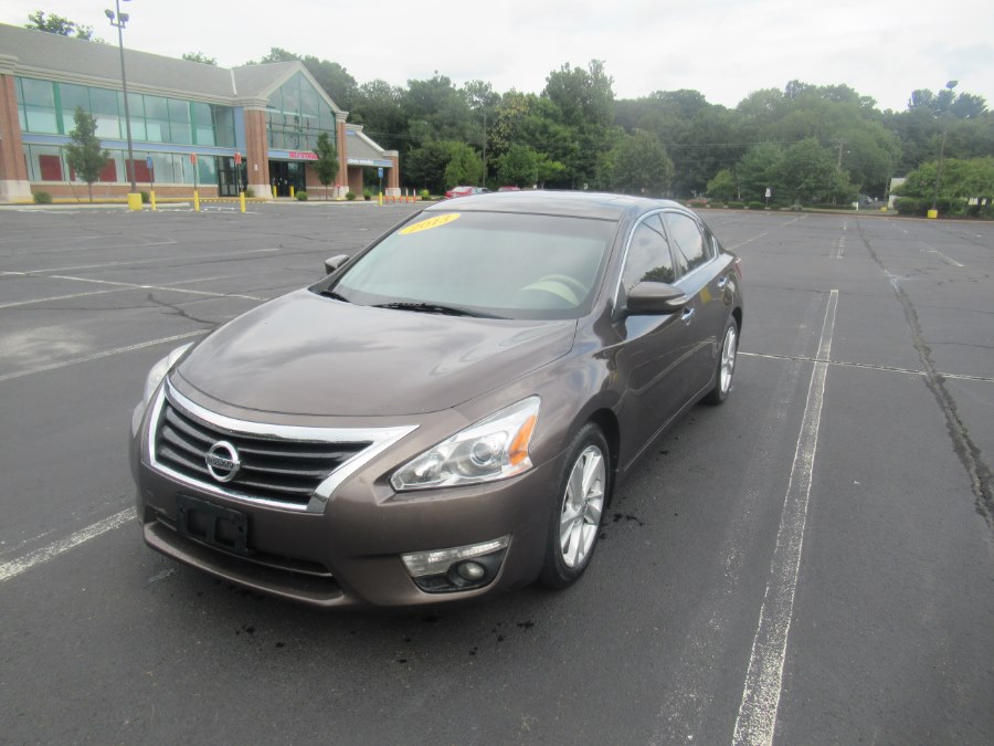 2013 Nissan Altima 4dr Sdn I4 2.5 SL / Clean Carfax, available for sale in New Britain, Connecticut | Universal Motors LLC. New Britain, Connecticut