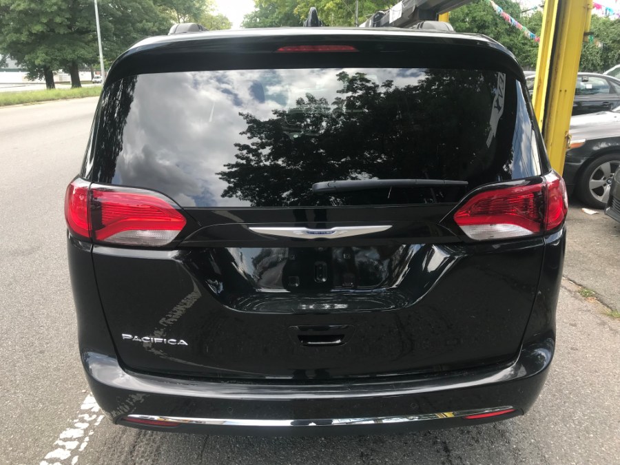 2017 Chrysler Pacifica Touring-L 4dr Wgn, available for sale in Rosedale, New York | Sunrise Auto Sales. Rosedale, New York 2017 Chrysler Pacifica Touring-L 4dr Wgn, available for sale in Rosedale, New York | Sunrise Auto Sales. Rosedale, New York