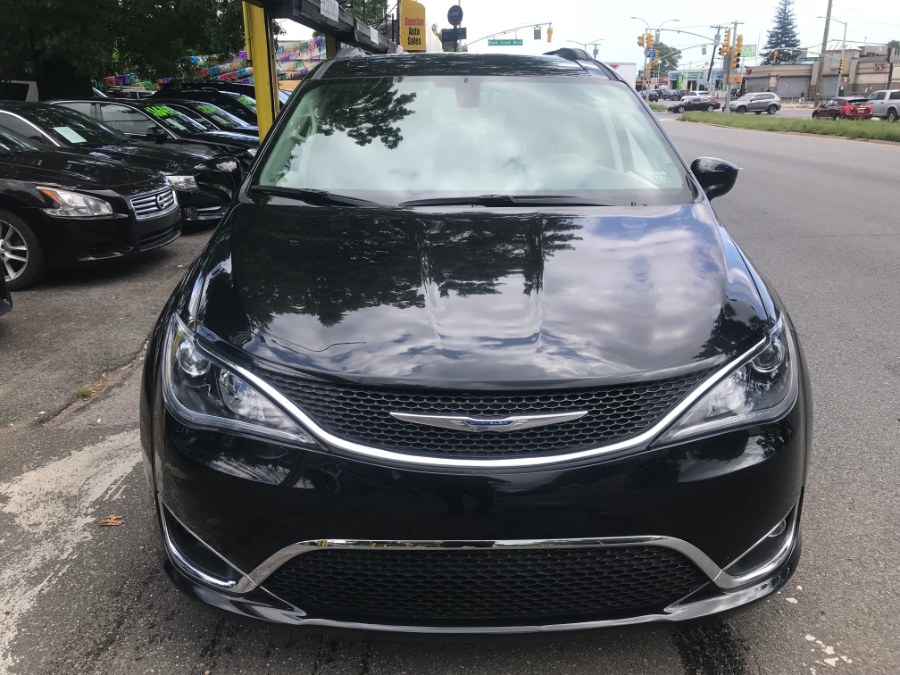 2017 Chrysler Pacifica Touring-L 4dr Wgn, available for sale in Rosedale, New York | Sunrise Auto Sales. Rosedale, New York 2017 Chrysler Pacifica Touring-L 4dr Wgn, available for sale in Rosedale, New York | Sunrise Auto Sales. Rosedale, New York